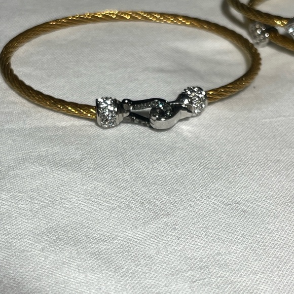 BNWOT gold buckle bracelet - Picture 6 of 7